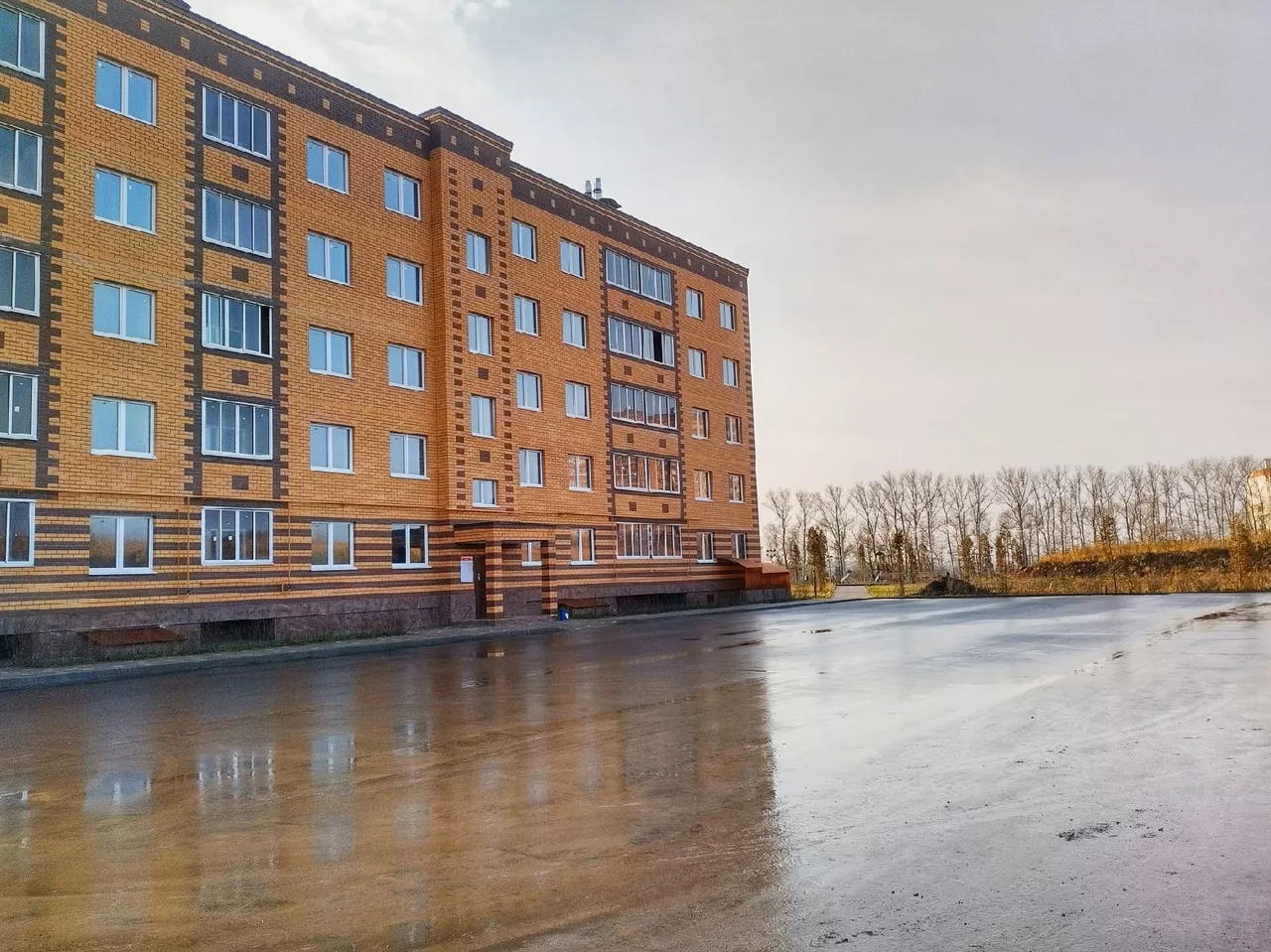 Просторная парковка в ЖК «СолнцеГрад»